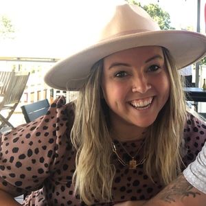 Meet your Posher, Christen